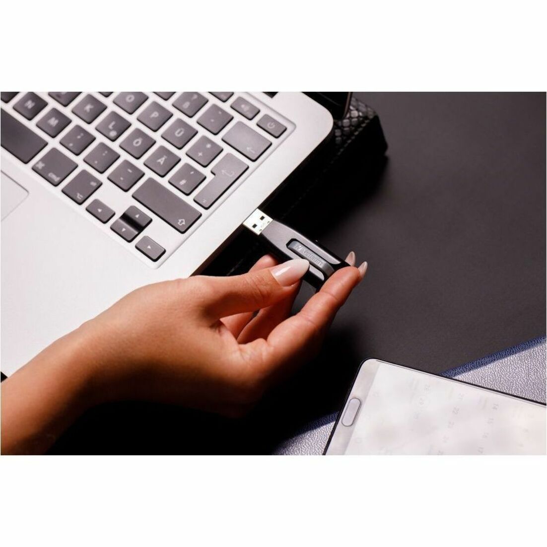 Verbatim Store 'n' Go V3 64 GB USB 3.2 (Gen 1) Type A Flash Drive - Grey - Alternate view 7