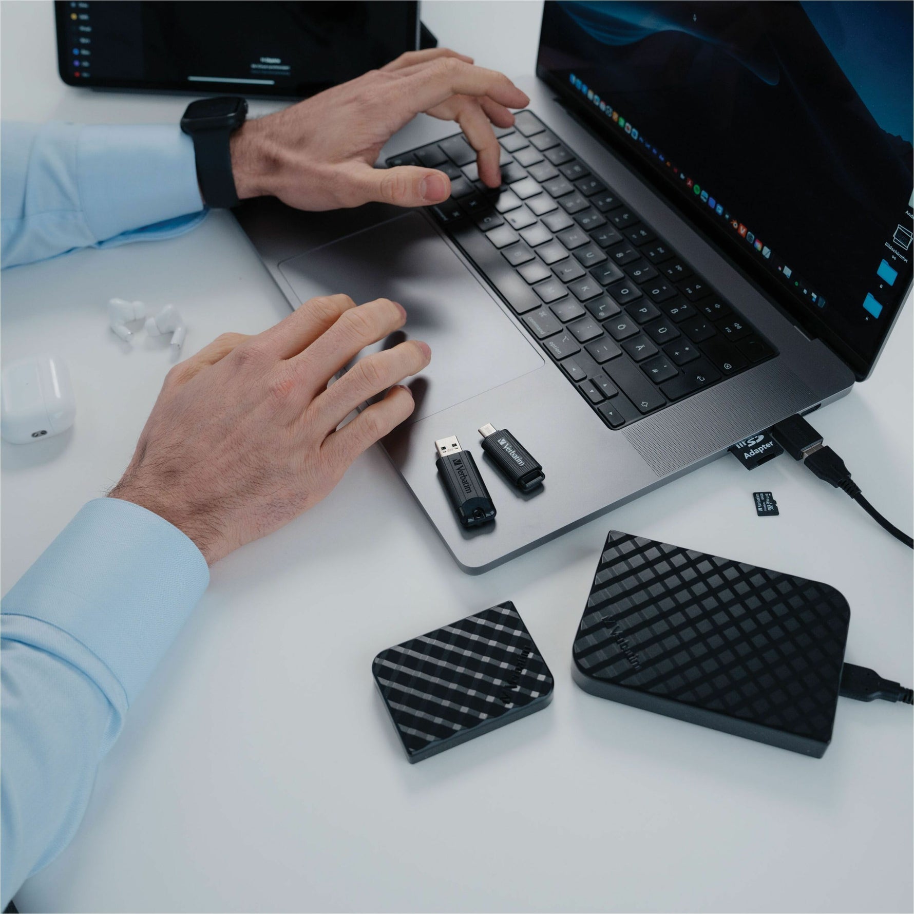 Verbatim Store 'n' Go 1 TB Portable Hard Drive - 2.5' External - Black - Alternate view 8