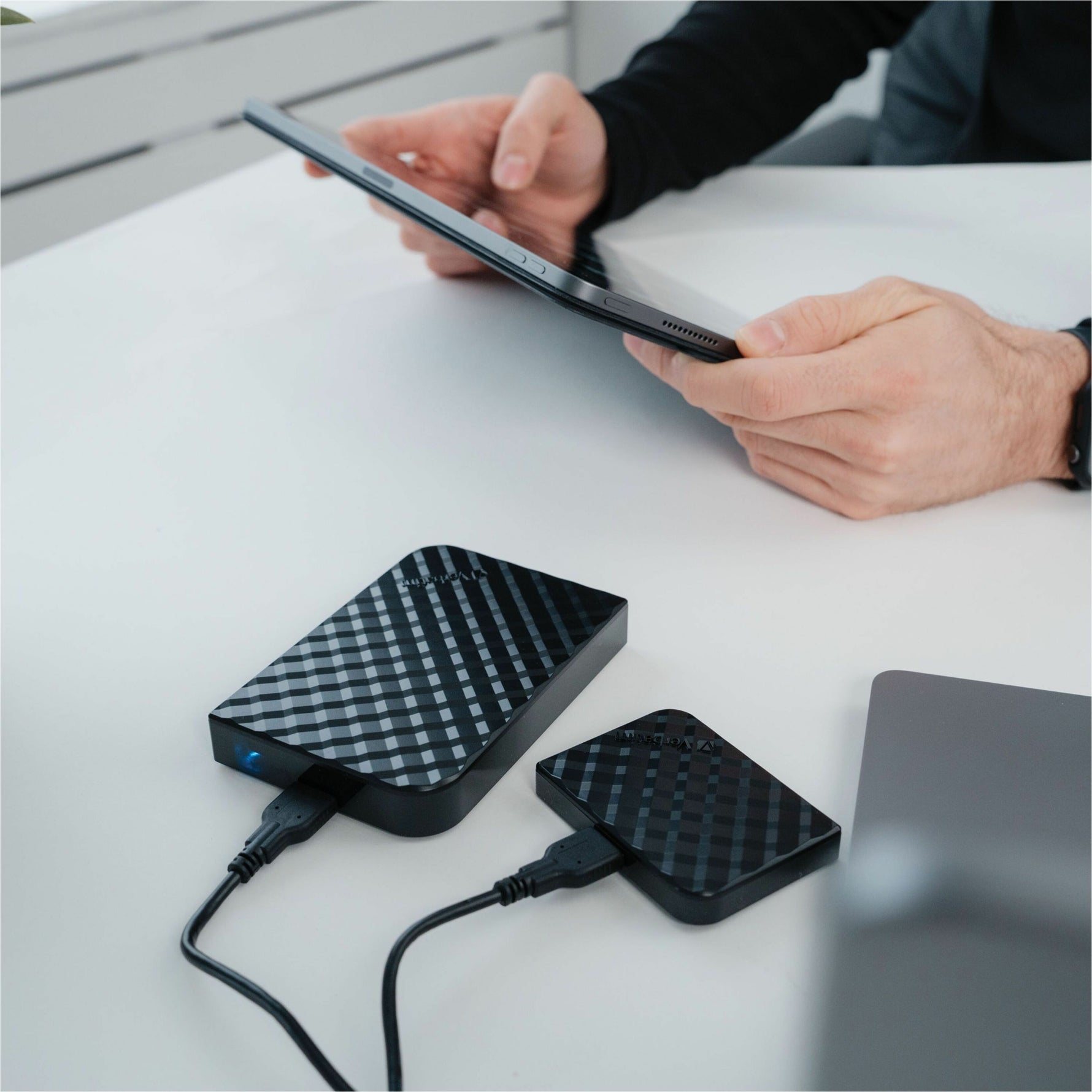 Verbatim Store 'n' Go 4 TB Portable Hard Drive - External - Diamond Black - Connections diagram