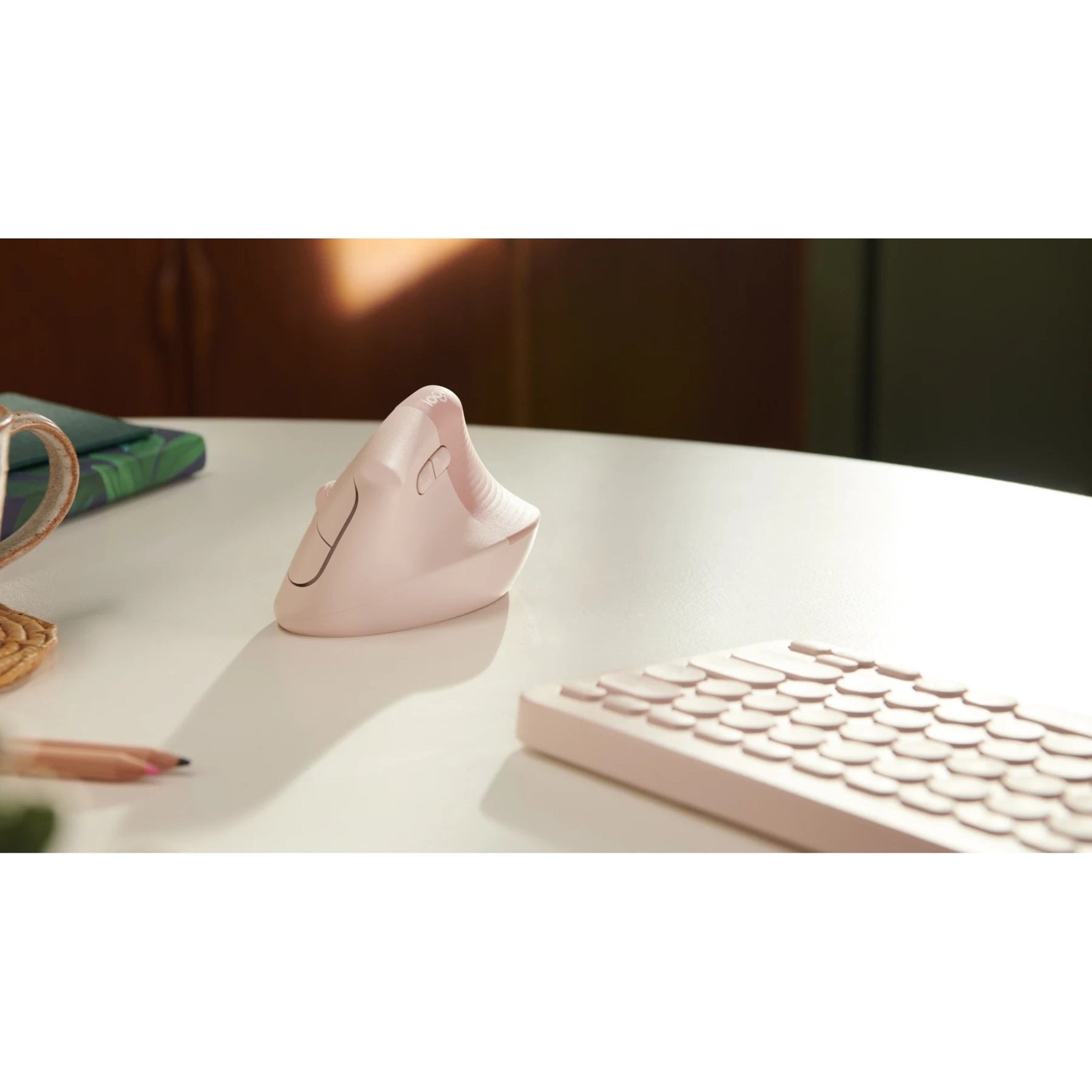 Logitech Lift Mouse - Bluetooth - USB - Optical - 6 Button(s) - Graphite - Alternate view 16