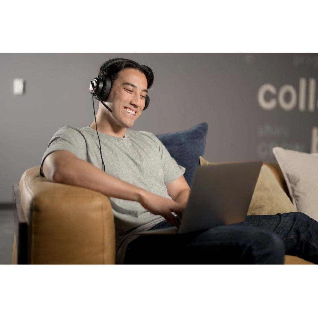 Kensington H2000 Wired Over-the-ear Stereo Headset - Black - Alternate view 22