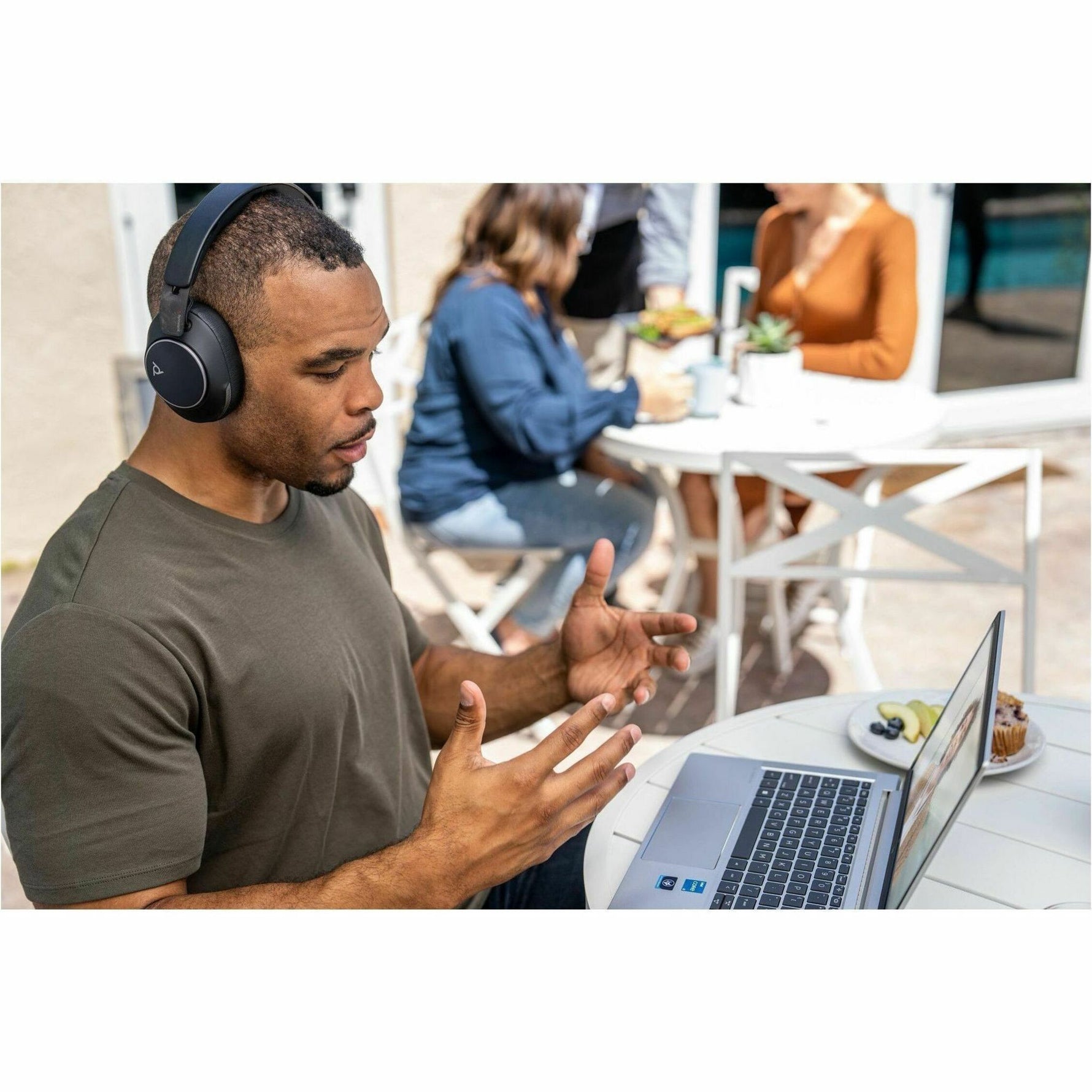 Poly Voyager Surround 80 UC Wired/Wireless Over-the-ear, Over-the-head, On-ear Stereo Headset - Black - Alternate view 13