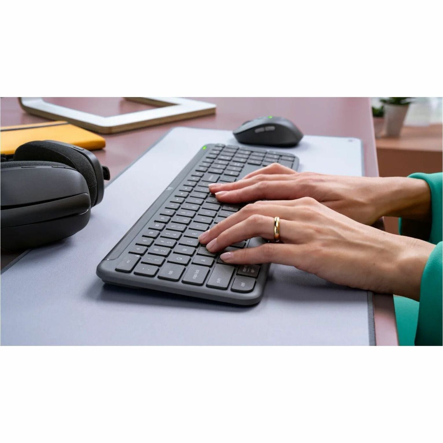 Logitech Signature Slim MK950 Keyboard & Mouse - Alternate view 7