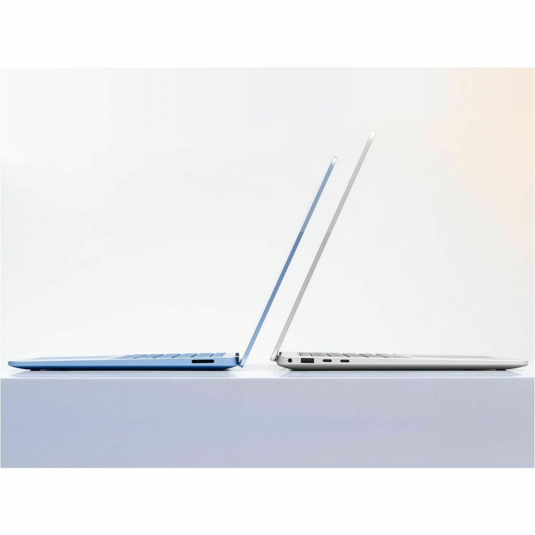 Microsoft Surface Laptop 7 13.8' Touchscreen Notebook - 120 Hz - Qualcomm Snapdragon X Plus - 16 GB - 512 GB SSD - Platinum - Alternate view 11