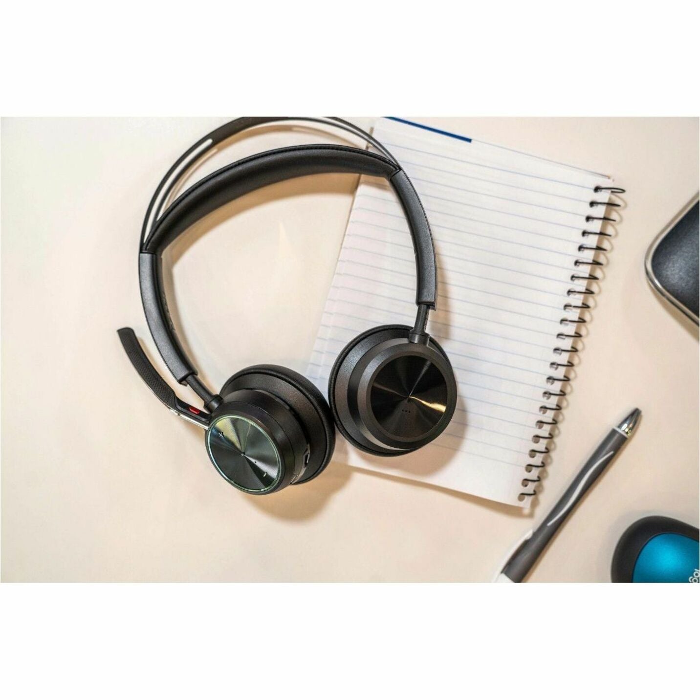 Poly Voyager Focus 2 Wired/Wireless Over-the-head Stereo Headset - Black - Alternate view 8
