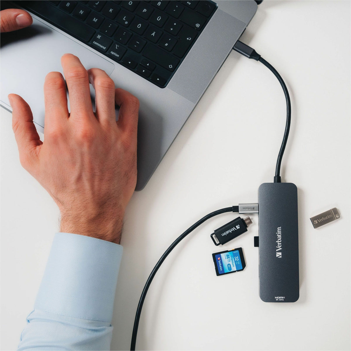 Verbatim USB Type C Docking Station for Notebook - Charging Capability - Memory Card Reader - SD - Alternate view 10