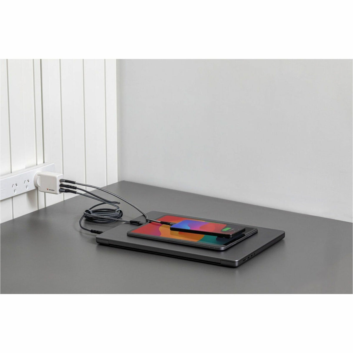 Verbatim 65 W AC Adapter