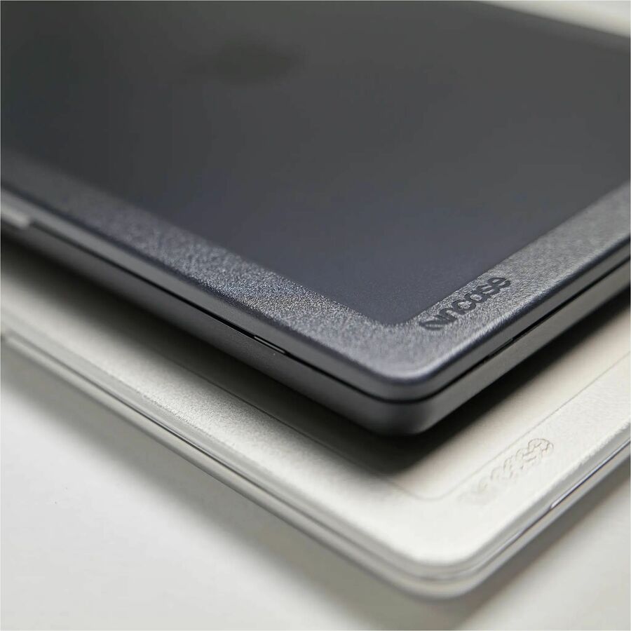 Incase INMB200751-CLR - Edge Hard MB Air Clear