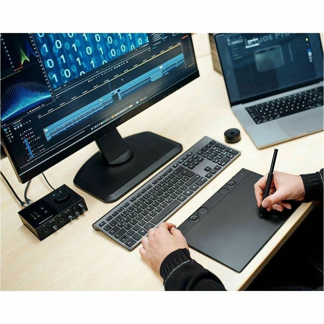 Wacom Intuos Pro Graphics Tablet - Wired/Wireless - Alternate view 9