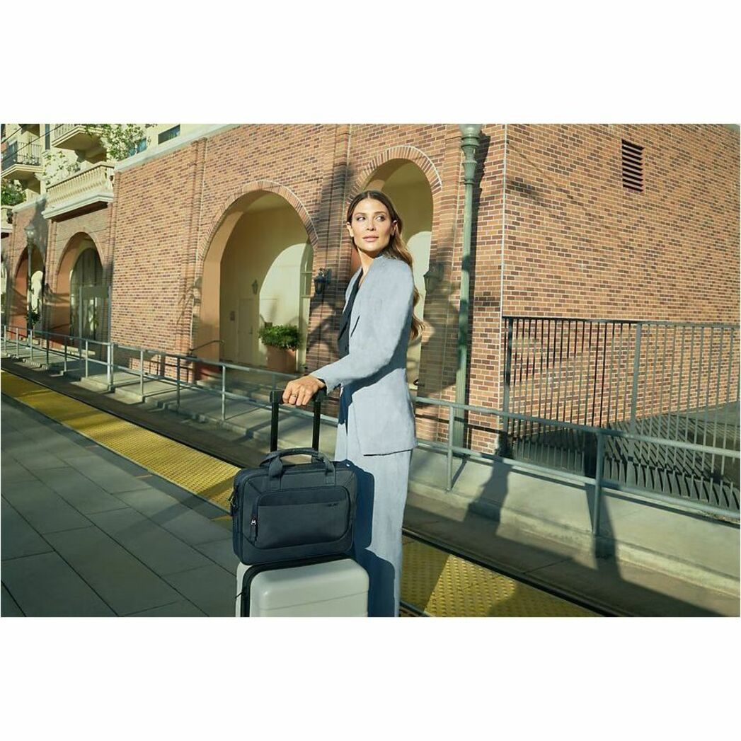 Dell EcoLoop Pro Carrying Case (Briefcase) for 35.6 cm (14') Notebook - Black - Alternate view 21