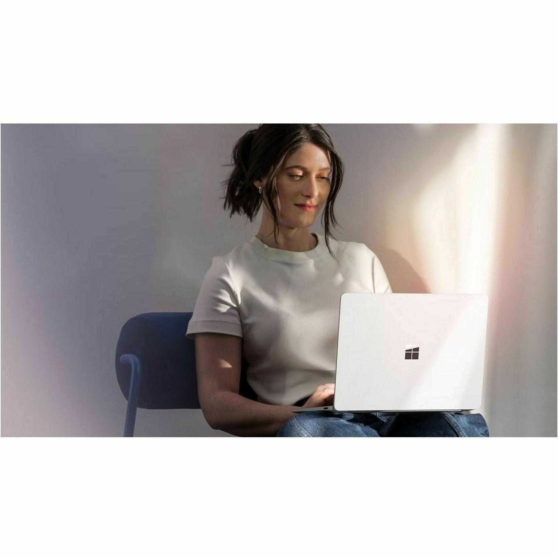 Microsoft Surface Laptop 7 15' Touchscreen Copilot+ PC Notebook - 120 Hz - Intel Core Ultra 7 266V - 16 GB - 512 GB SSD - English Keyboard - Black