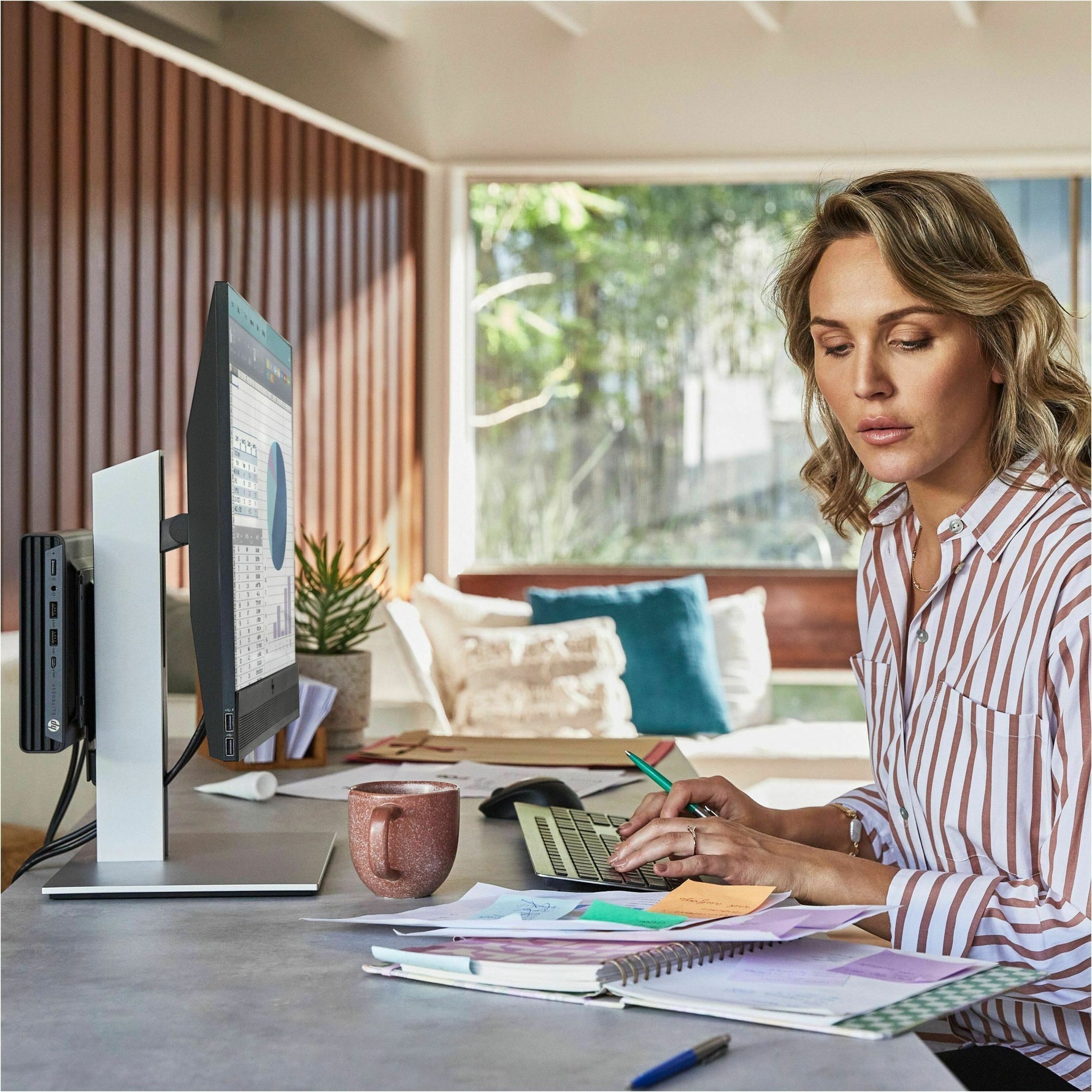HP Elite Mini 800 G9 Desktop Computer - Intel Core i7 14th Gen i7-14700T - 32 GB - 1 TB SSD - Mini PC