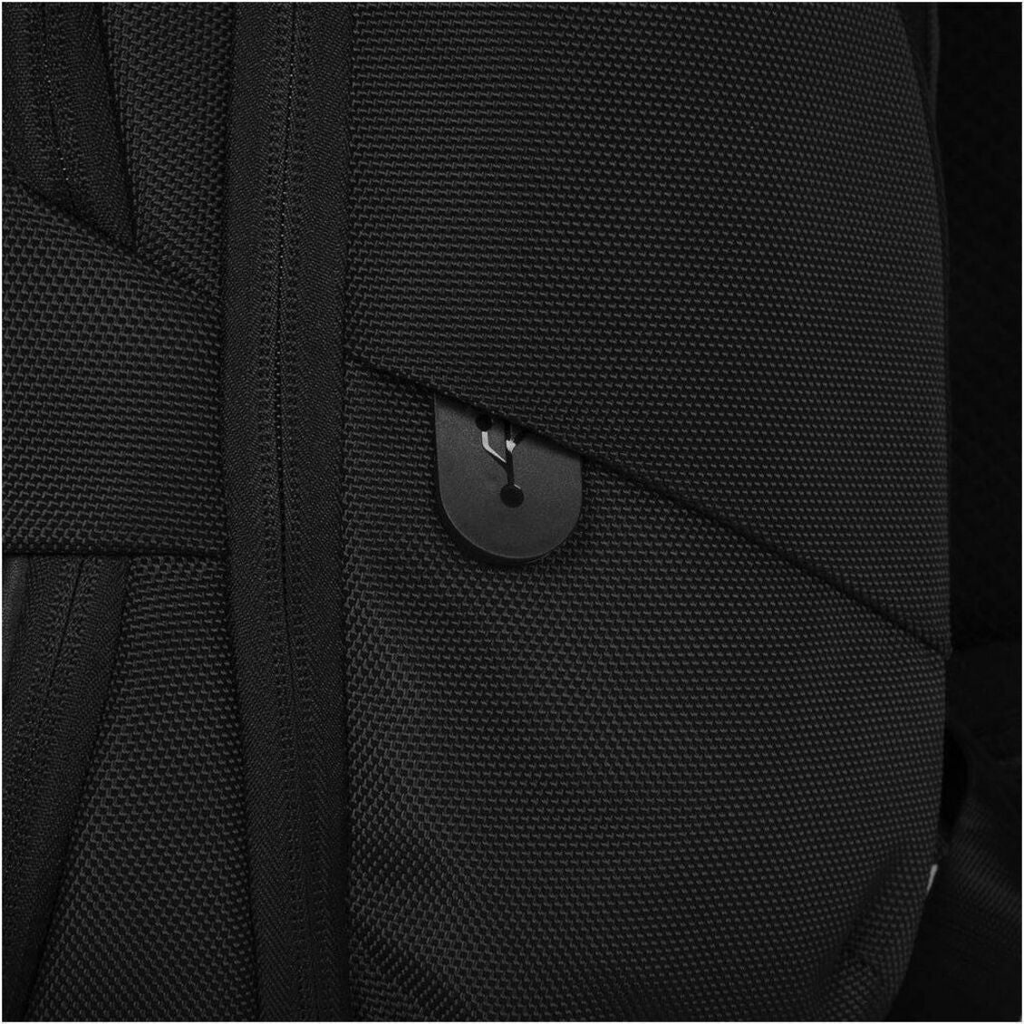 Targus HeritageLuxe TBB656GL Carrying Case (Backpack) for 38.1 cm (15') to 40.6 cm (16') Notebook - Black - Alternate view 15