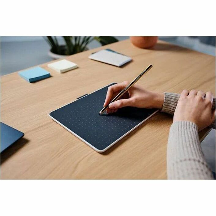 Wacom One Graphics Tablet - 2540 lpi - Wired/Wireless - Alternate view 9