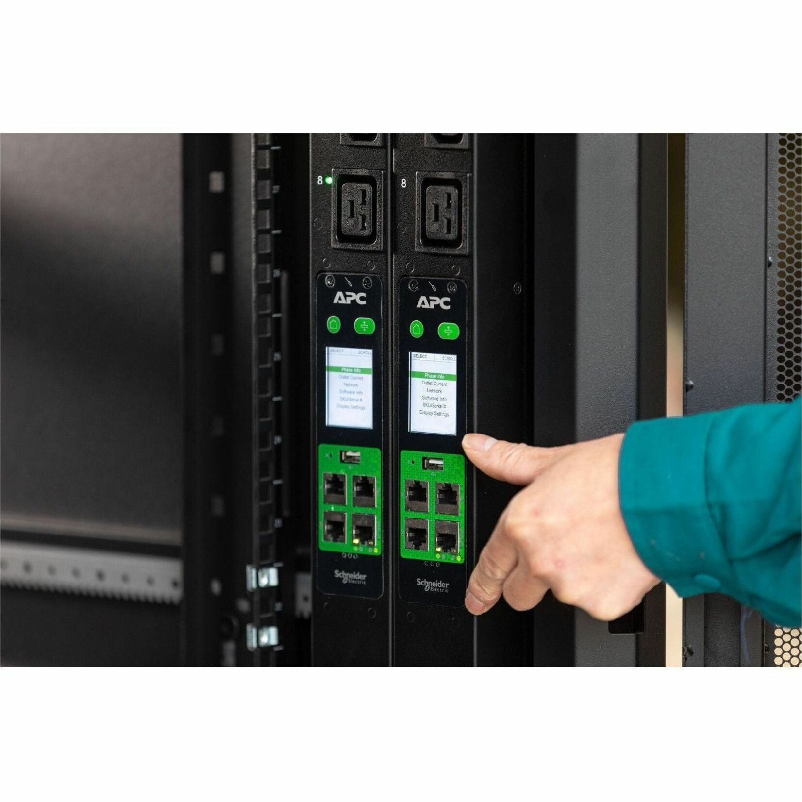 APC by Schneider Electric Easy Switched Rack PDU