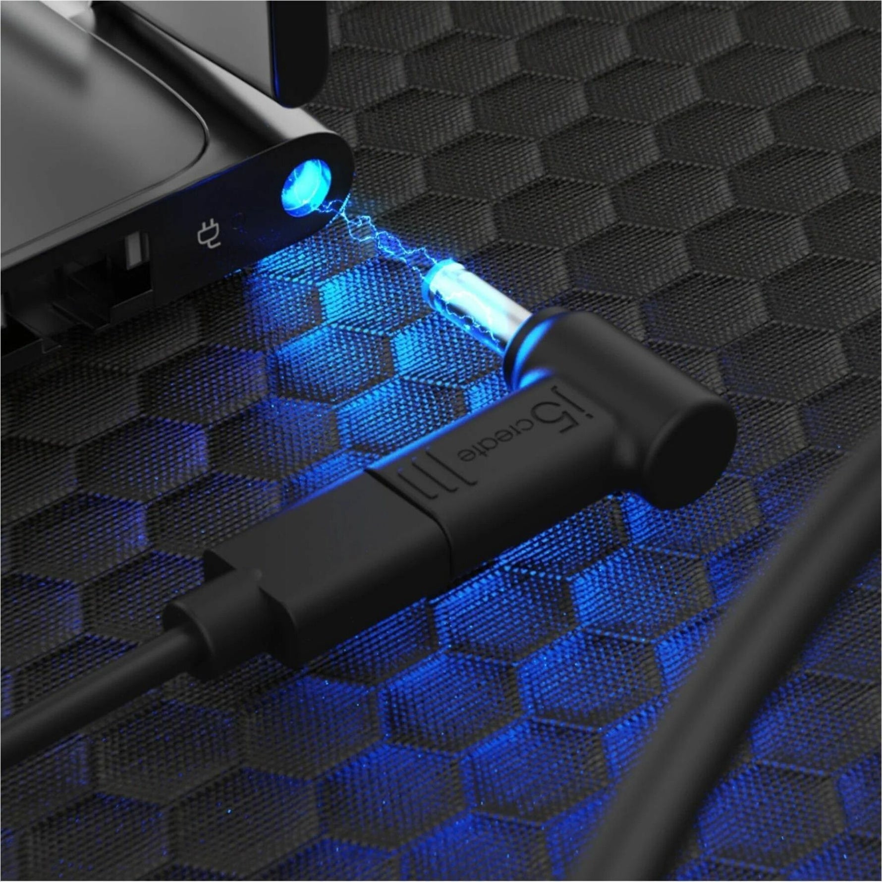 j5create 67 W AC Adapter - Alternate view 7