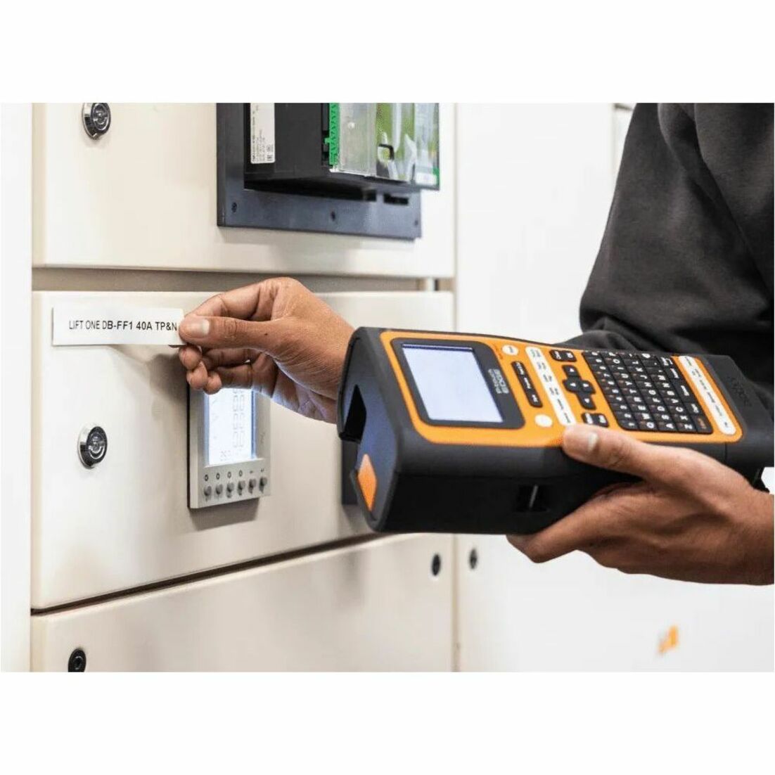 P-touch PT-E560BTVP Electronic Label Maker
