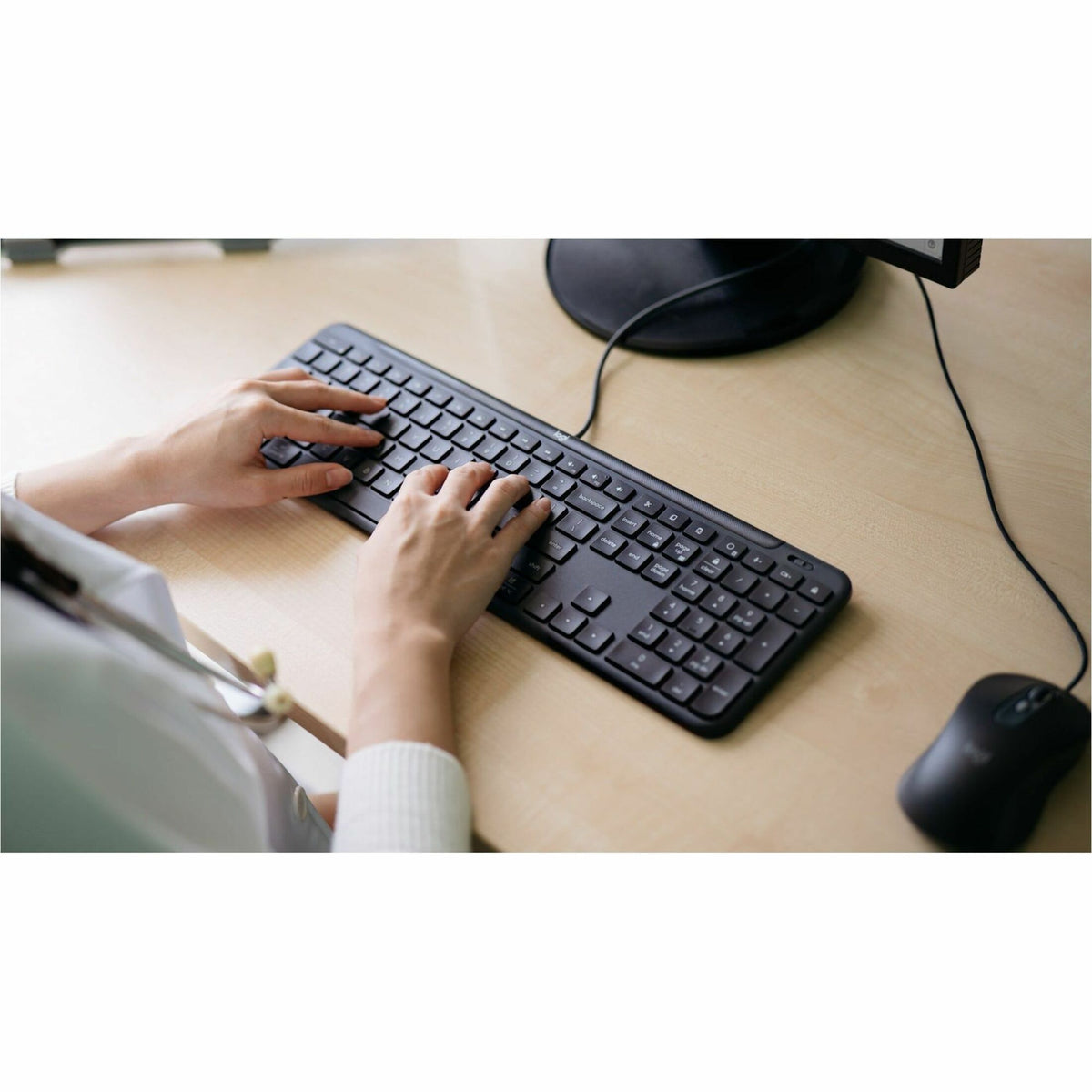 Logitech Signature Slim MK620 Keyboard & Mouse - QWERTY - English (US)