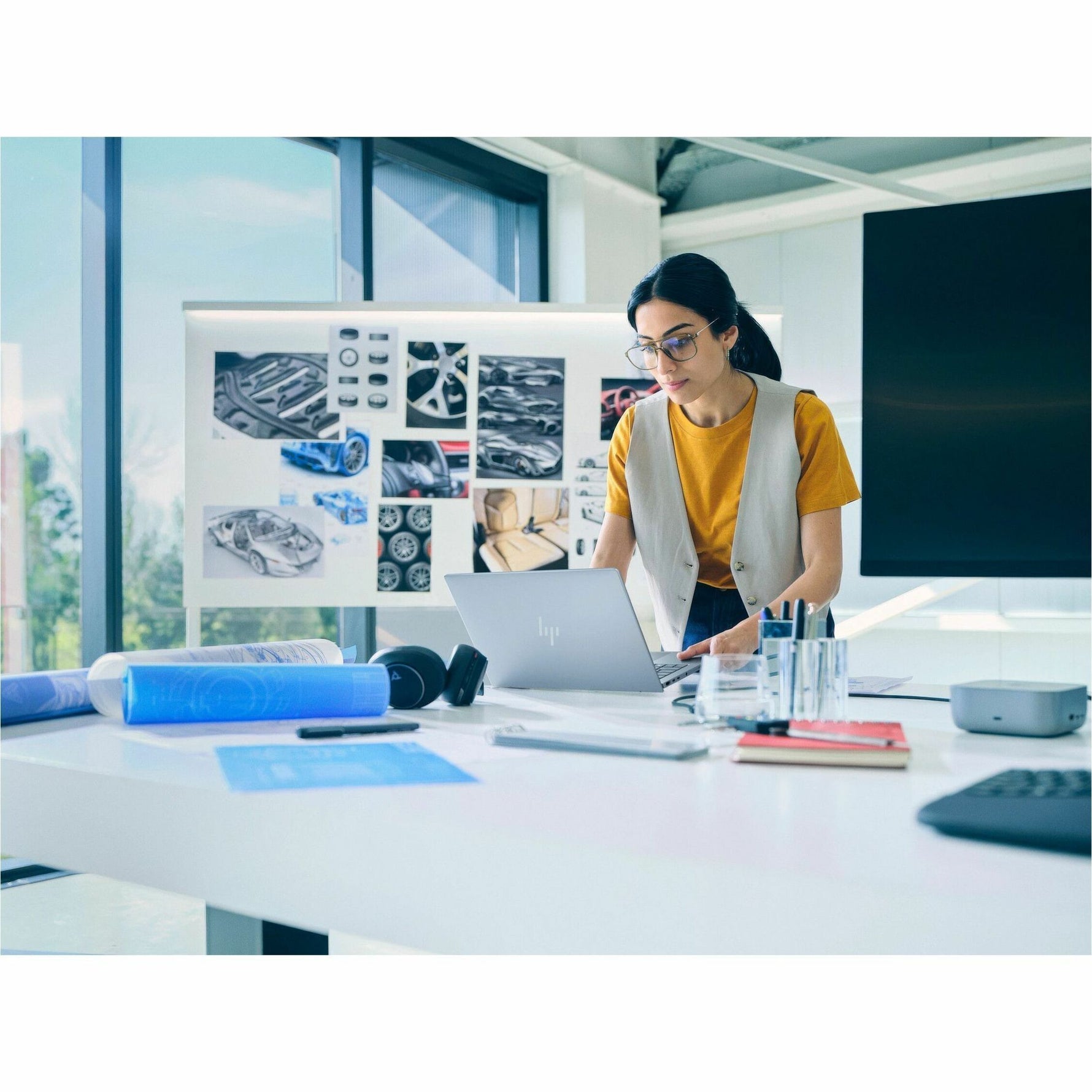 HP ZBook 8 G1i 14' Touchscreen Mobile Workstation - WUXGA - 60 Hz - Intel Core Ultra 7 Series 2 255U - 32 GB - 1 TB SSD - Meteor Silver