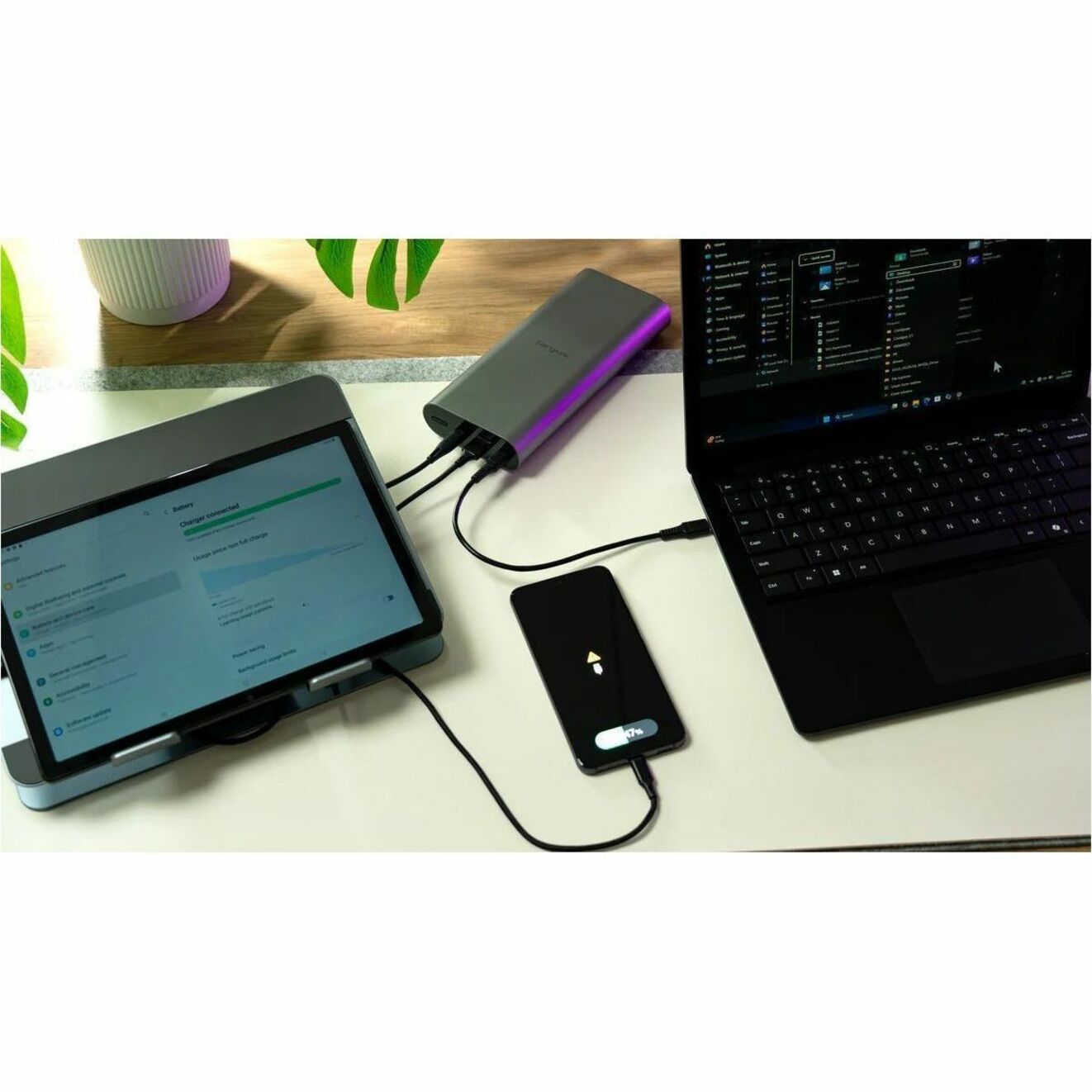 Targus Power Bank - Silver - Alternate view 7