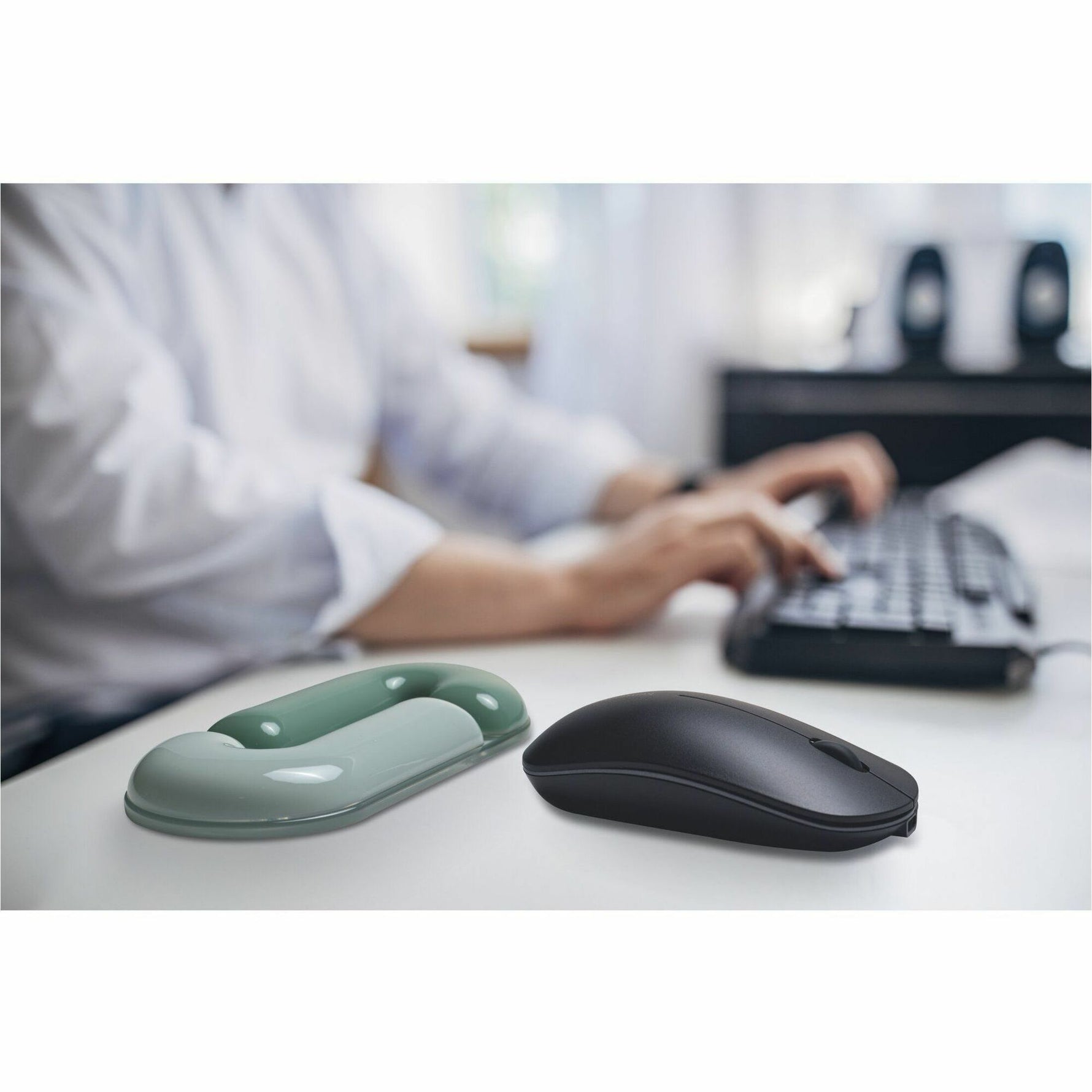 Kensington Duo Gel Wrist Rest - Alternate view 7