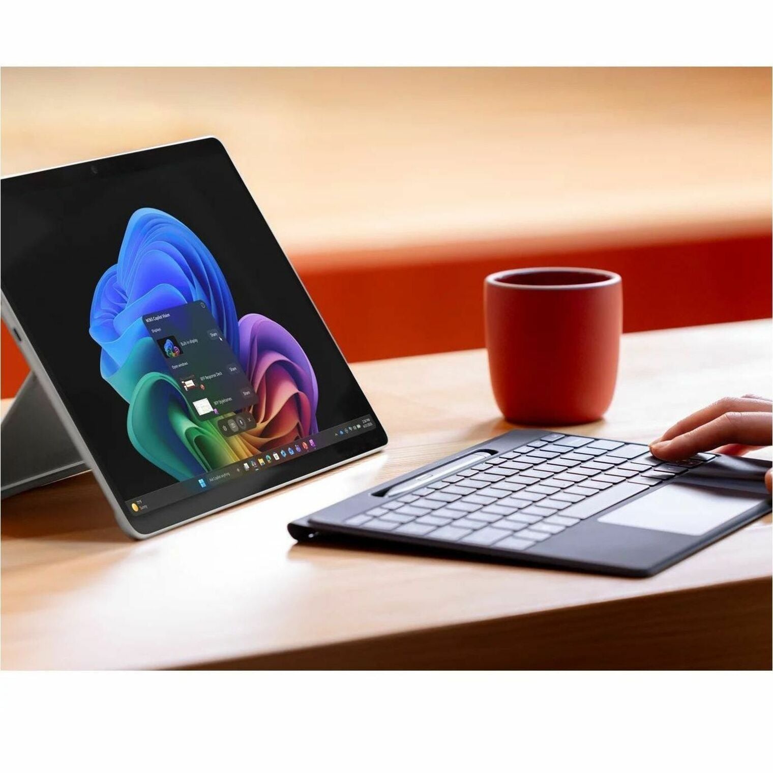 Microsoft Surface Pro 5G (12th Edition) Tablet - 13' - vPro Technology - 32 GB - 512 GB SSD - Windows 11 Pro - 5G - Platinum - Alternate view 6