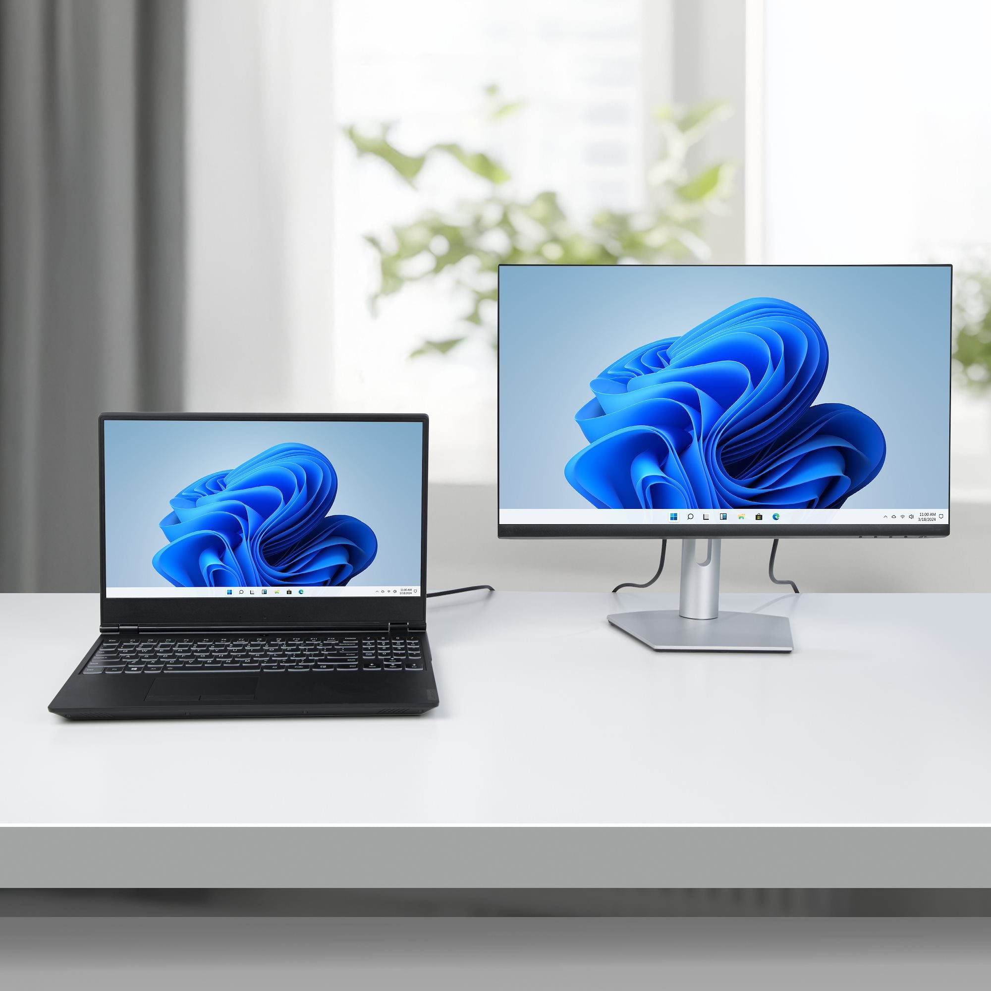 StarTech.com 10ft (3m) Mini DisplayPort to DisplayPort 1.4 Cable - 8K 60Hz/4K 120Hz HBR3 HDR, UHD mDP to DP 1.4 Cord, Ultra HD Monitor/Video Cable