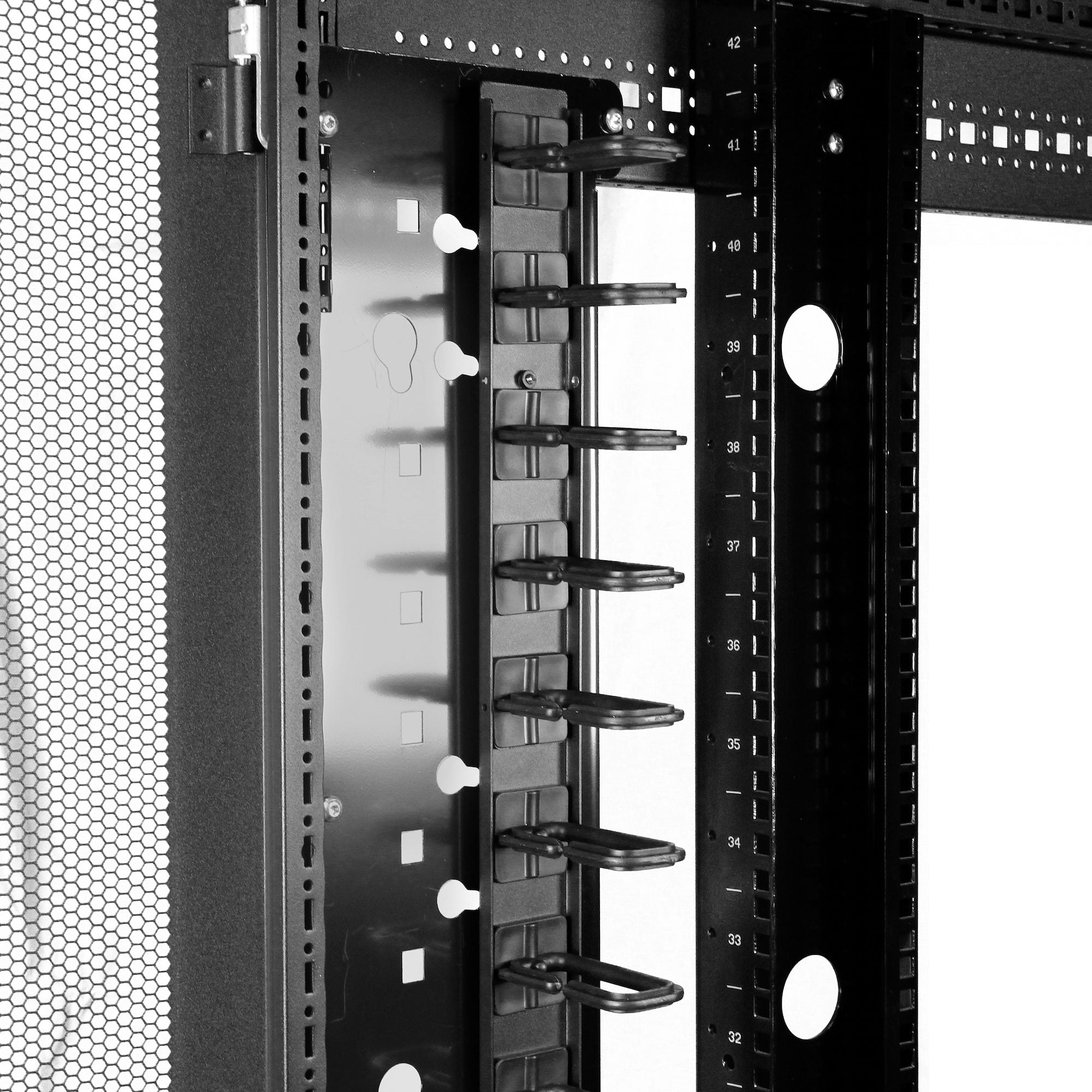 StarTech.com Vertical Cable Organizer with D-Ring Hooks - 0U - 2.8ft.