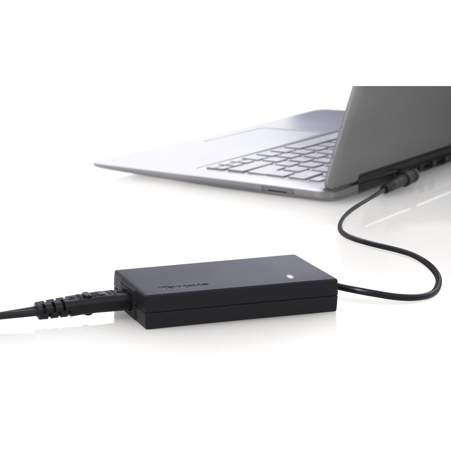 Targus APA047AU power adapter/inverter Indoor 65 W Black