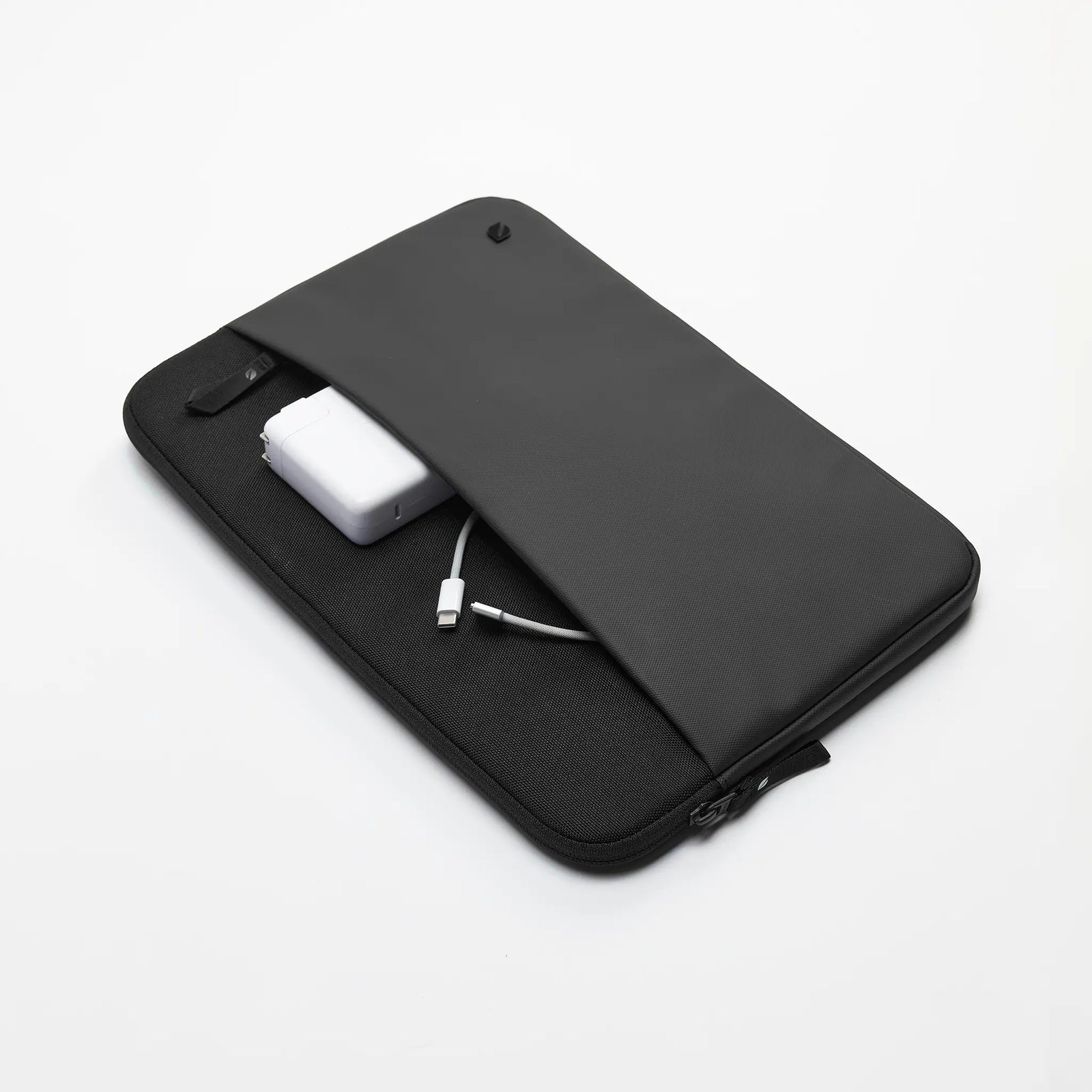 Incase A.R.C. Sleeve With ReSpun 100% Recycled Polyester for 14-inch Laptop (M1-M4, 2021-2024)