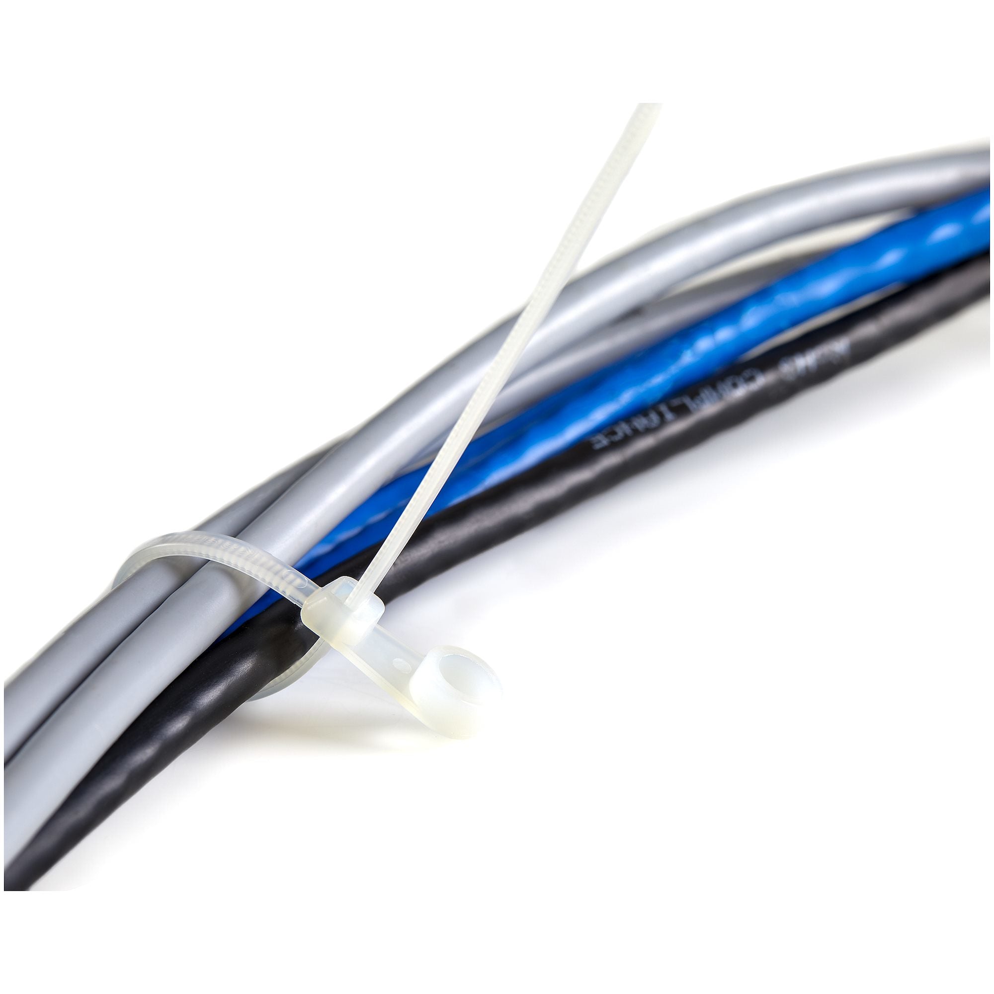StarTech.com 4"(10cm) Cable Ties with Mounting Hole - 1/16"(2mm) wide, 7/8"(24mm) Bundle Dia. 18lb(8kg) Tensile Strength, Nylon 66 Self Locking Ties w/Screw Hole, UL Listed, 100 Pack