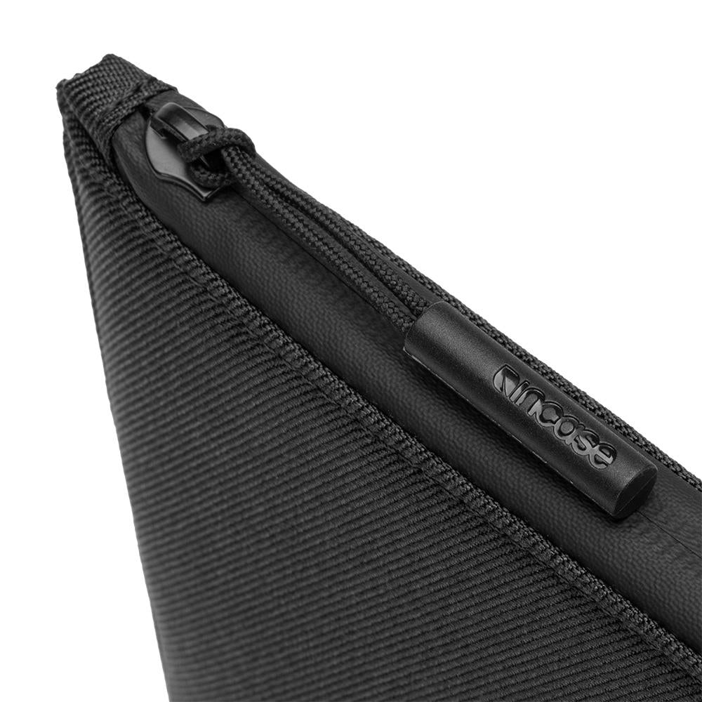 Incase Facet 40.6 cm (16") Sleeve case Black