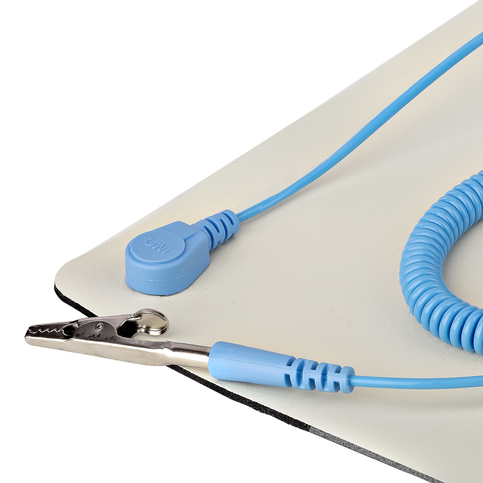 StarTech.com Anti Static Mat, ESD Mat for Electronics Repair, Anti Static Table/Desk Mat w/Detachable Grounding Wire, ANSI/ESD S 4.1, Flexible Thermoplastic Work Pad/Mat, 23x47 in (60x120cm)