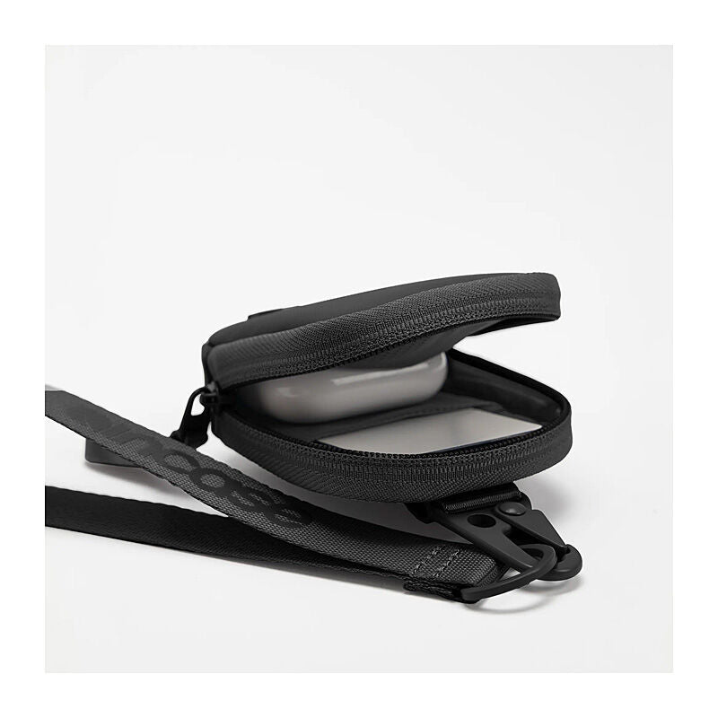 Incase INCO400720-BLK - ARC Compact Pouch - BK