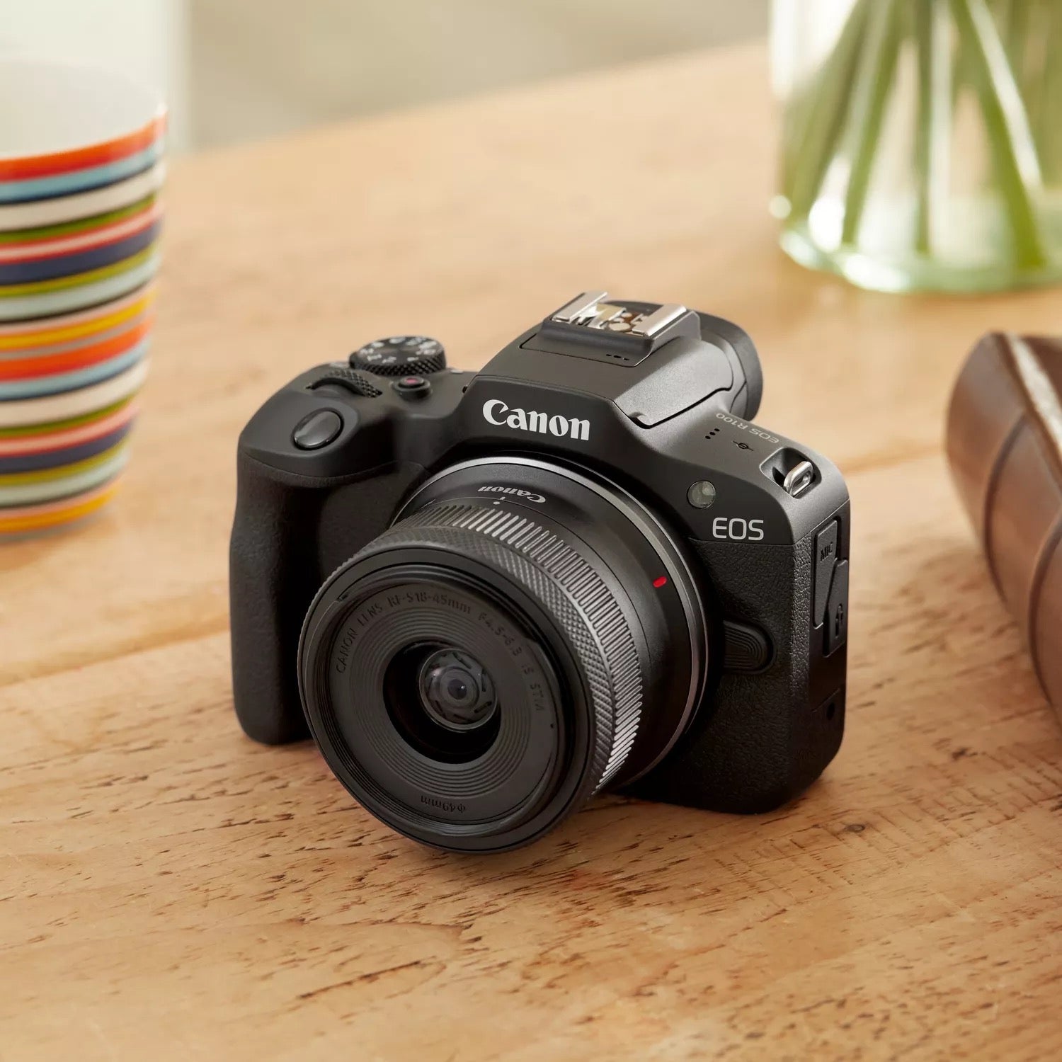 Canon EOS R100 + RF-S 18-45mm F4.5-6.3 IS STM Kit MILC 24.1 MP CMOS 6000 x 4000 pixels Black