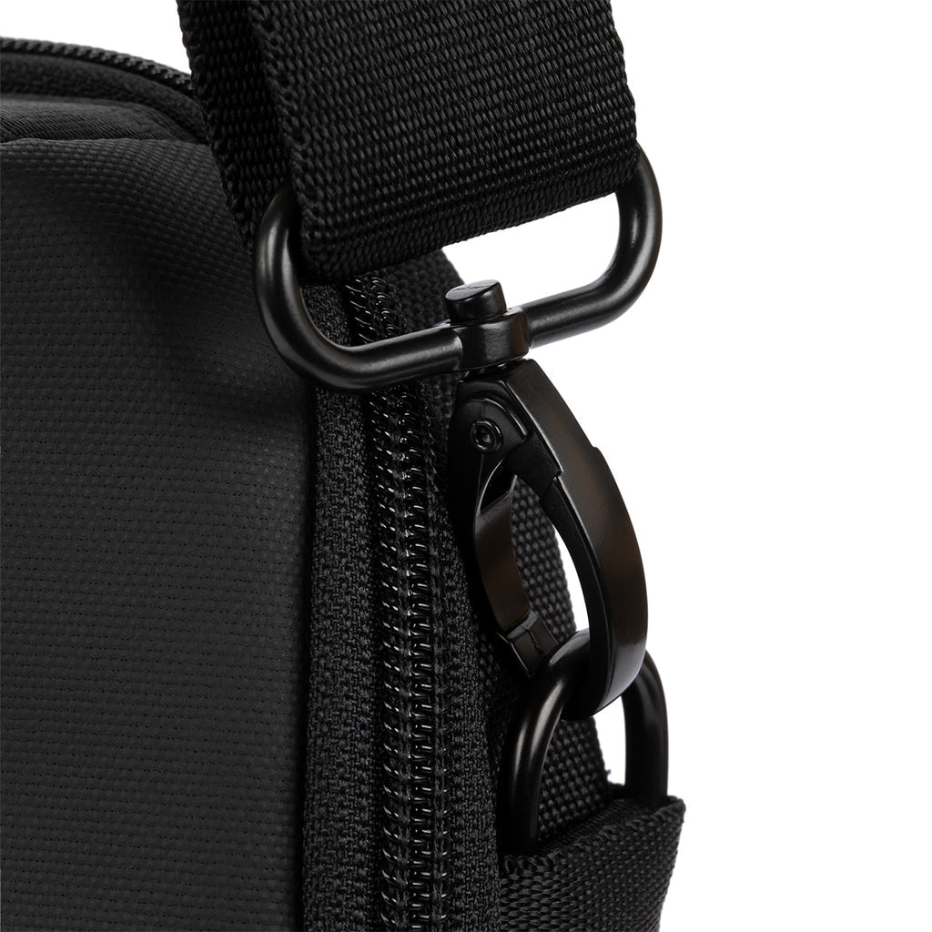 Incase A.R.C. Brief With ReSpun 100% Recycled Polyester