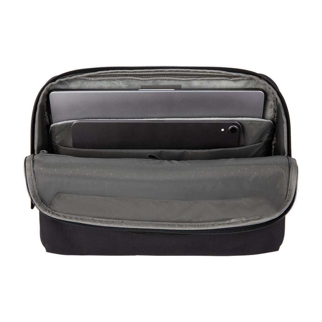 Incase A.R.C. Brief With ReSpun 100% Recycled Polyester