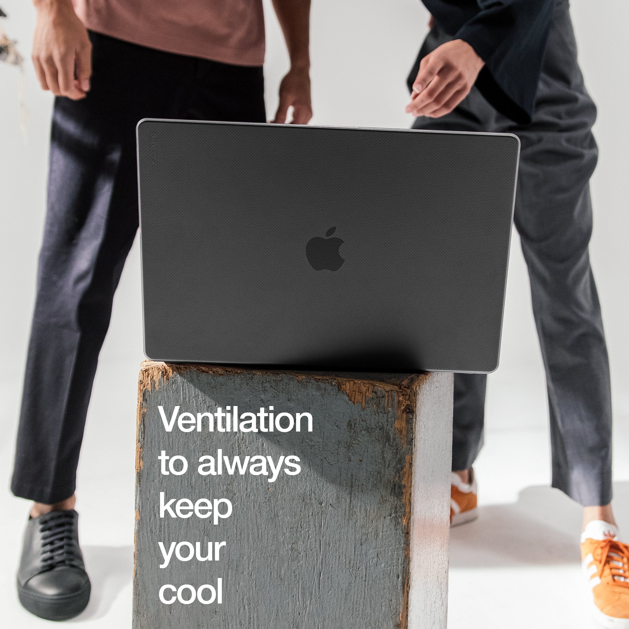 Incase Dots Hardshell Case with Makrolon® for 14-inch MacBook Pro (M1-M4, 2021-2024)