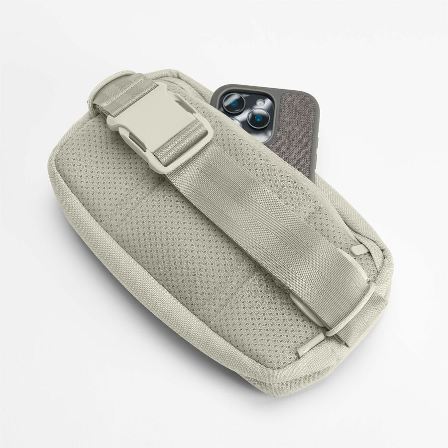 Incase INCO400800-LMST - Crosstown Sling LMST - Soundz Store AUSTRALIA