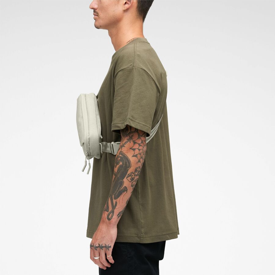 Incase INCO400800-LMST - Crosstown Sling LMST - Soundz Store AUSTRALIA