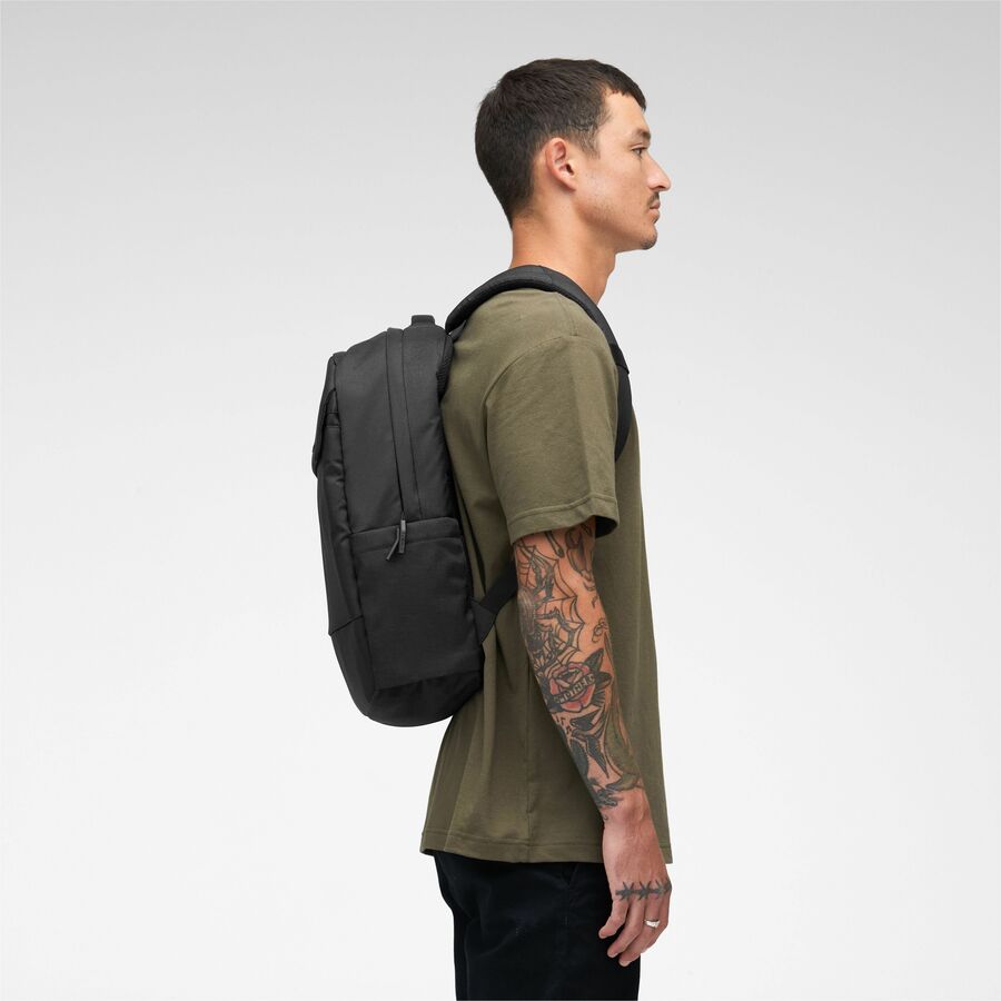 Incase INCO400801-BLK - Crosstown Backpack-BK - Soundz Store AUSTRALIA