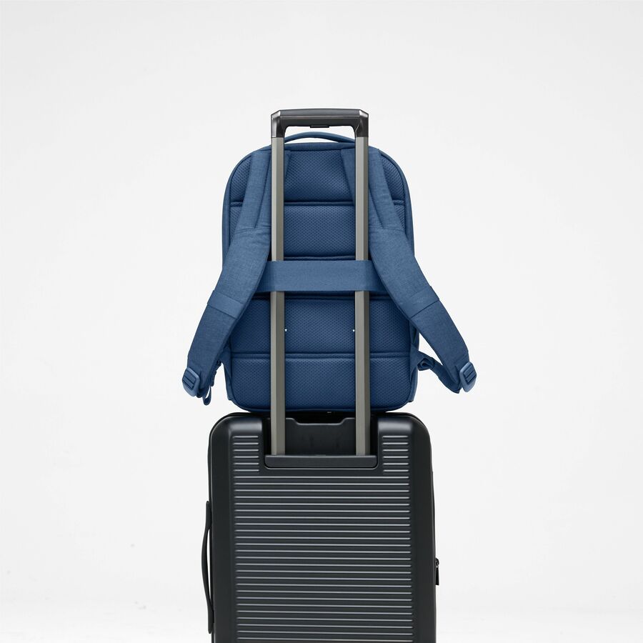 Incase INCO400801-NVY - Crosstown Backpack Navy - Soundz Store AUSTRALIA