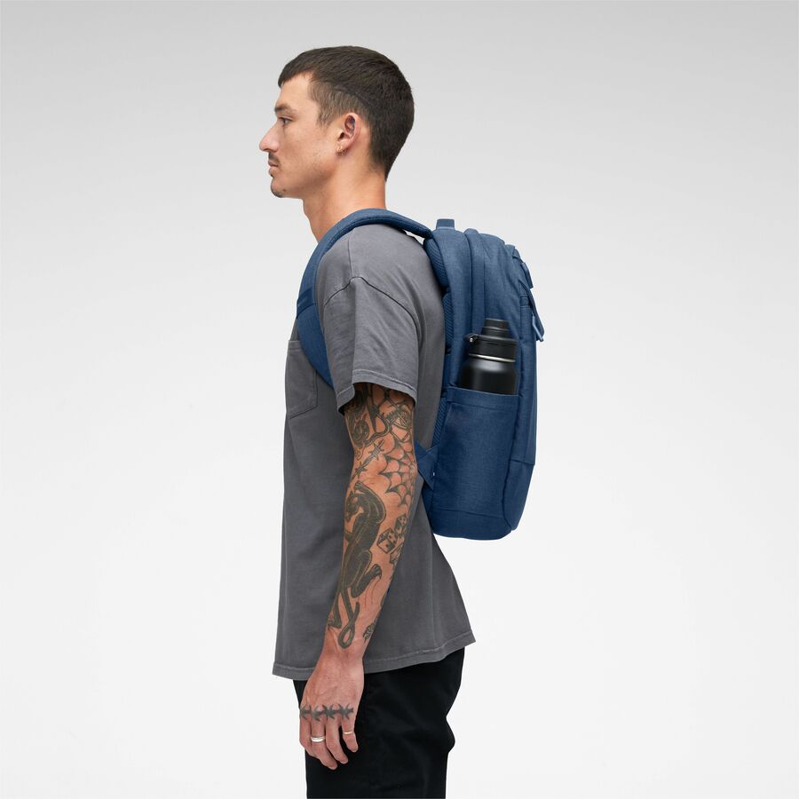 Incase INCO400801-NVY - Crosstown Backpack Navy - Soundz Store AUSTRALIA