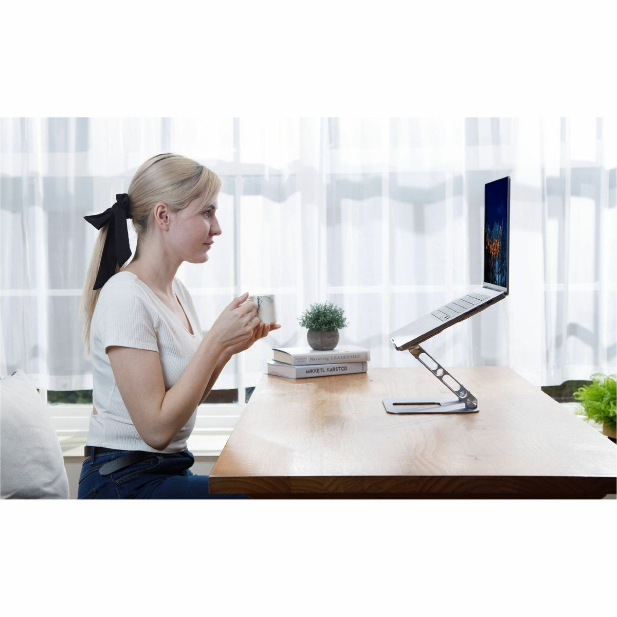 j5create JTS327 USB Type C Docking Station for Tablet PC, Notebook - Charging Capability - Space Gray - Portable - Soundz Store AUSTRALIA