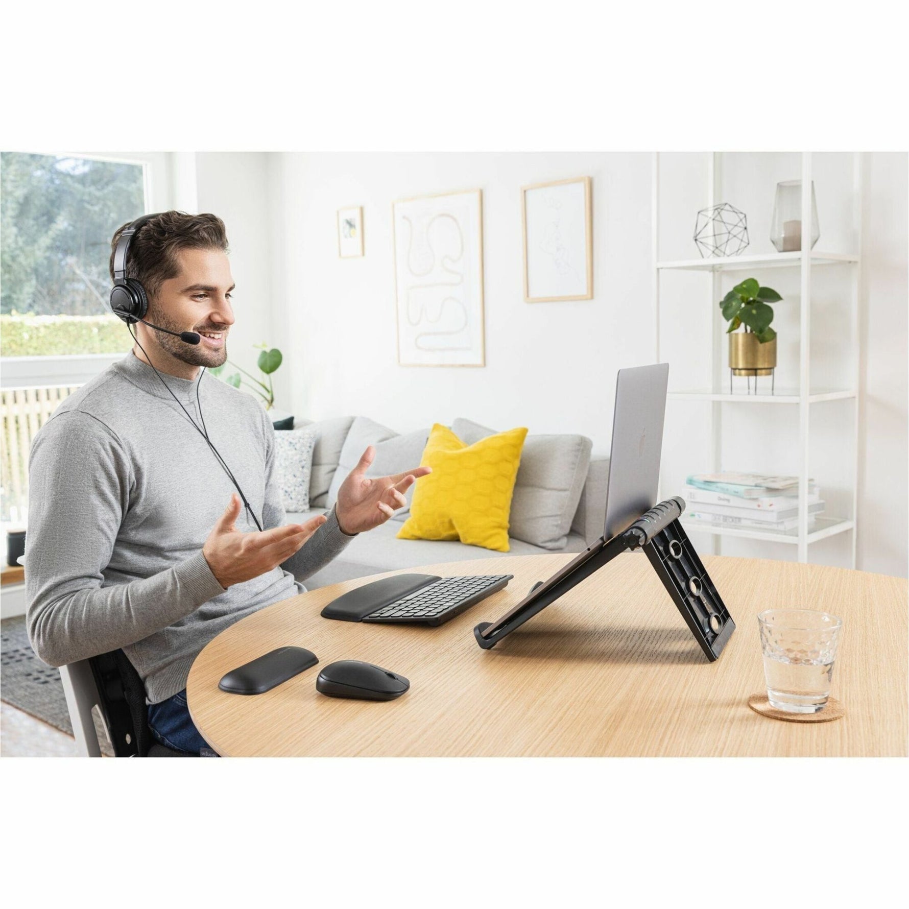 Kensington SureTrack Mouse - Bluetooth/Radio Frequency - USB 2.0 Type A - Optical - 3 Button(s) - Black - TAA Compliant - Soundz Store AUSTRALIA