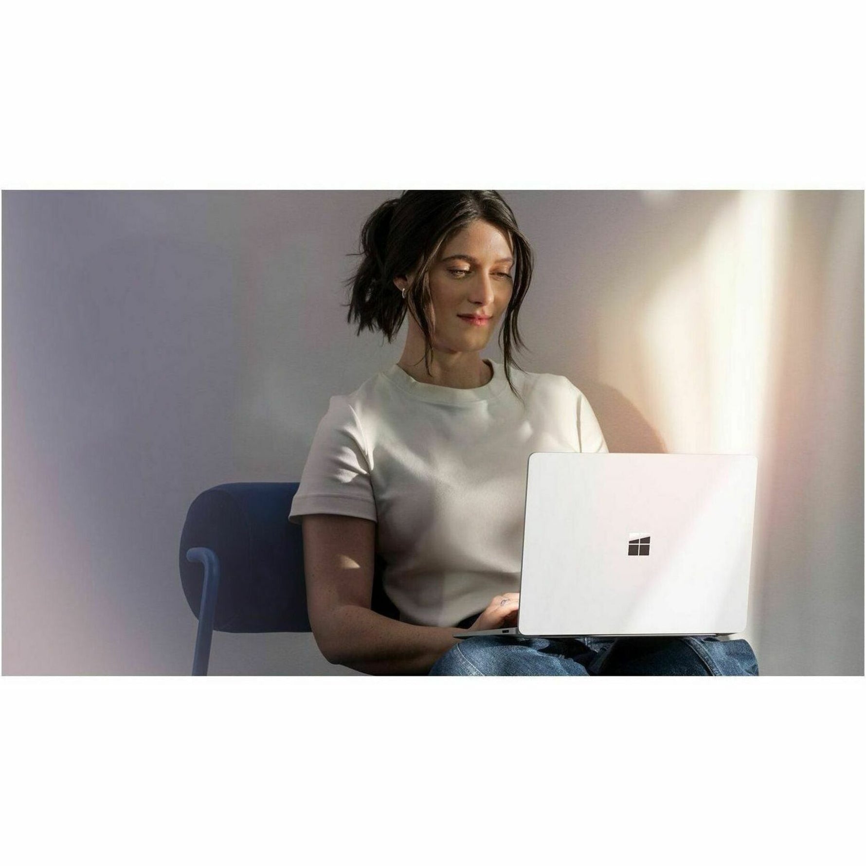 Microsoft Surface Laptop 8 13.8' Touchscreen Notebook - 120 Hz - Intel Core Ultra 5 Series 3 335 - 16 GB - 256 GB SSD - Platinum - Soundz Store AUSTRALIA